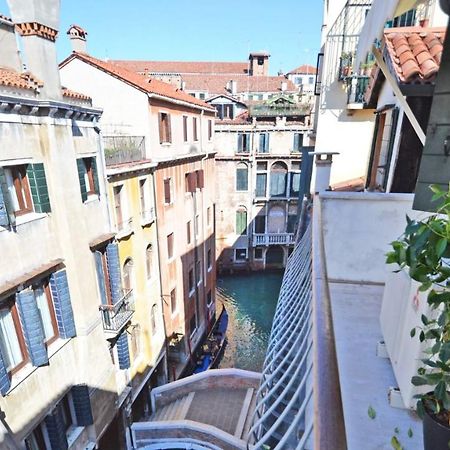 Ai Bareteri Luxury Canal View Βενετία Εξωτερικό φωτογραφία